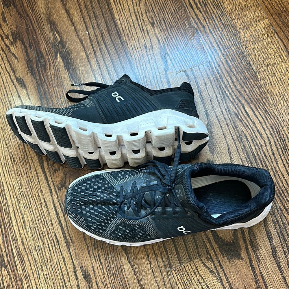 ON Sneakers